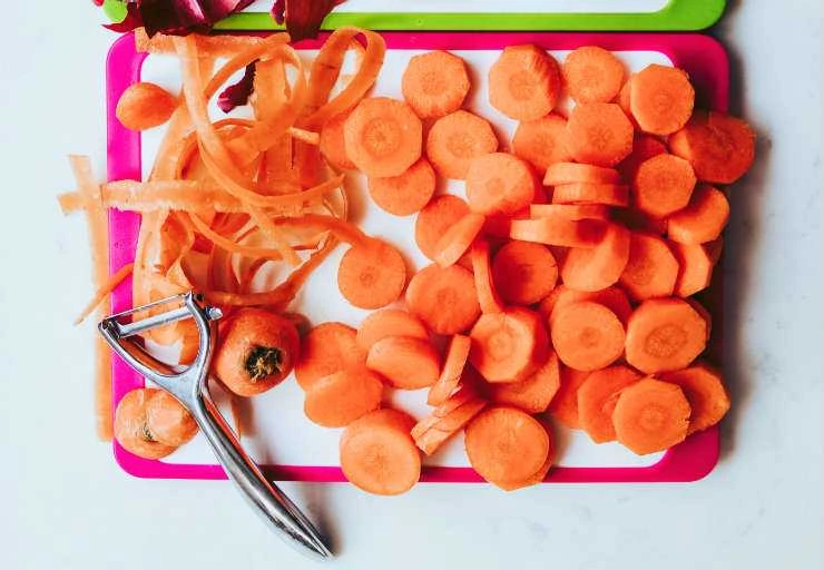 Cut Carrots Before Freezing